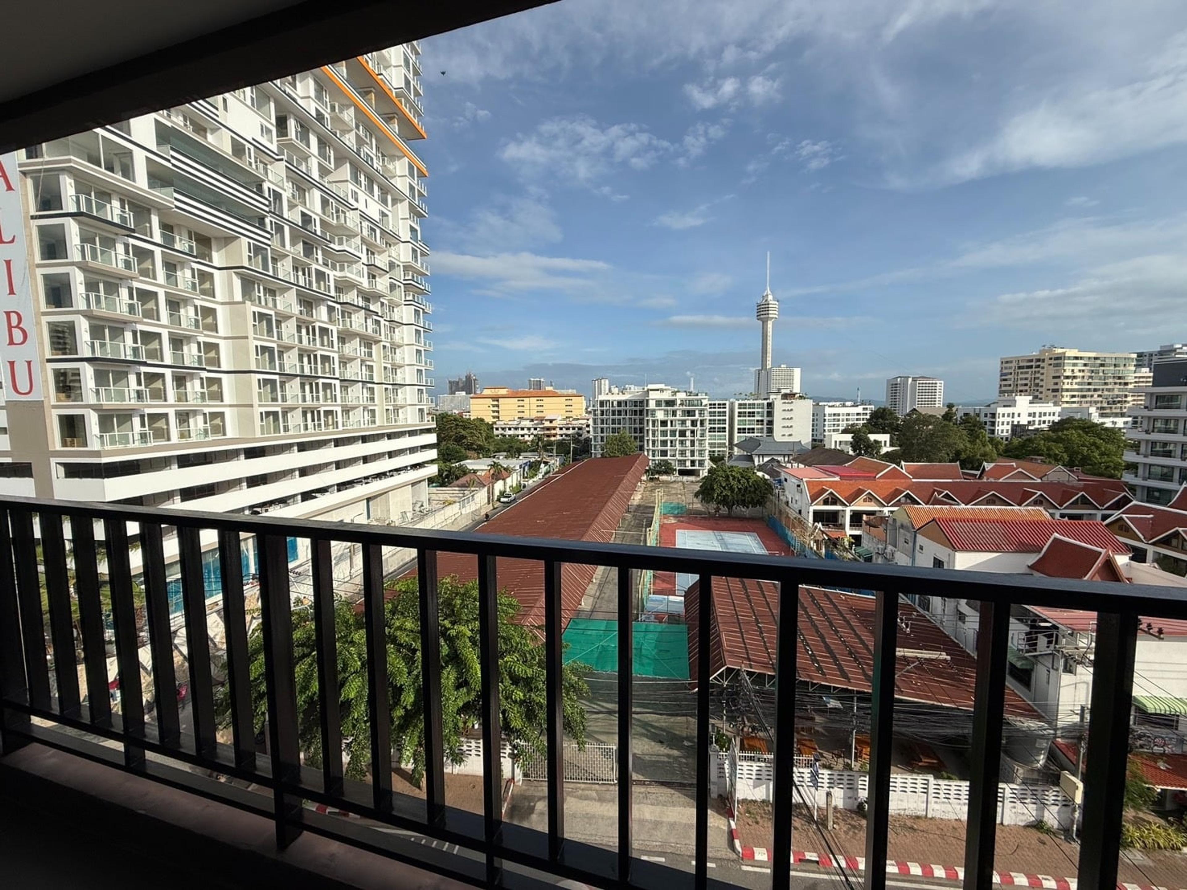 2-Schlafzimmer-Apartment mit Meerblick, New Nordic Atrium — Pratamnak, Phra Tam Nak Soi 4, Pattaya — 1