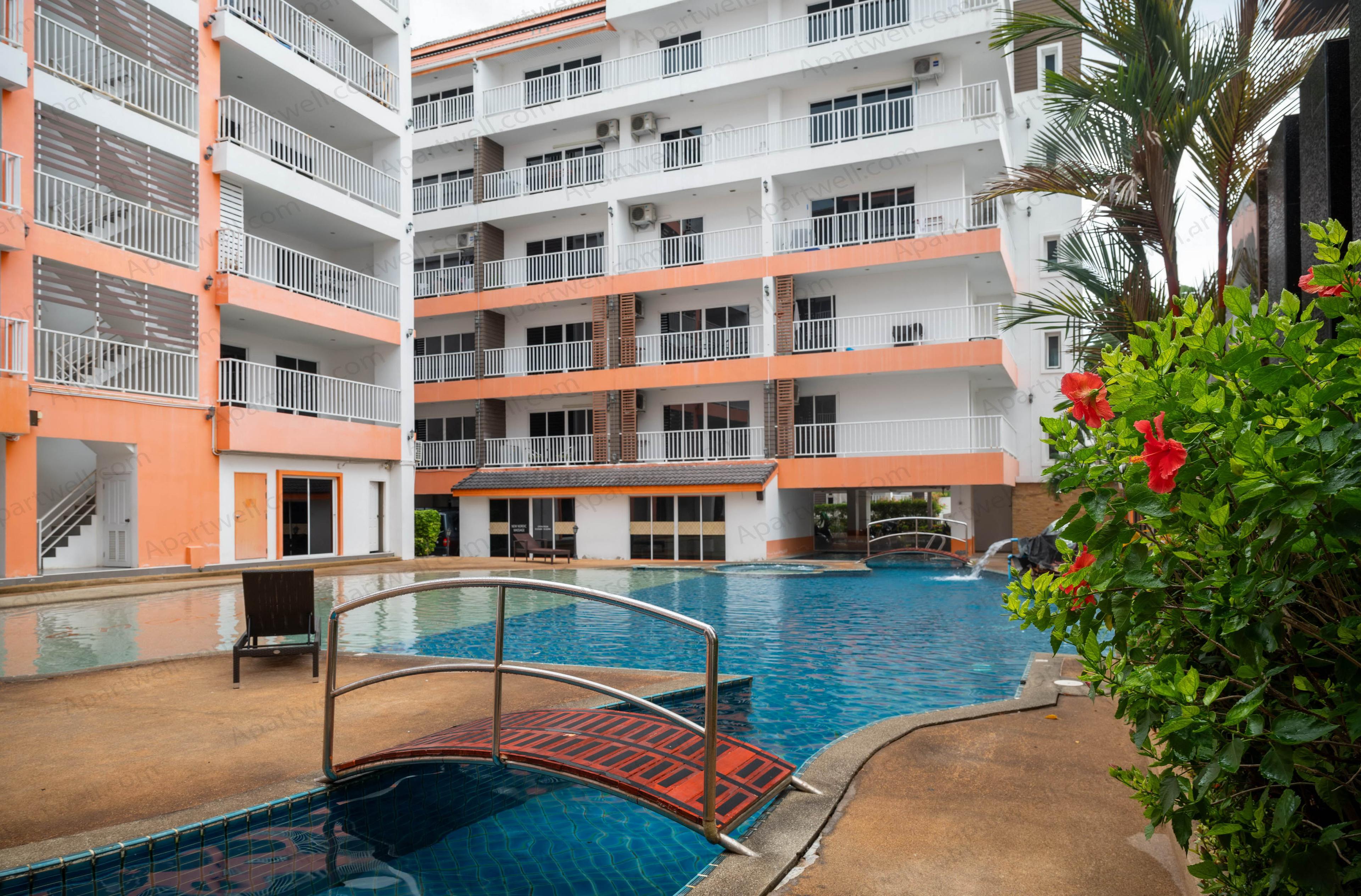 Ground-level pool at New Nordic VIP 2, Pratumnak