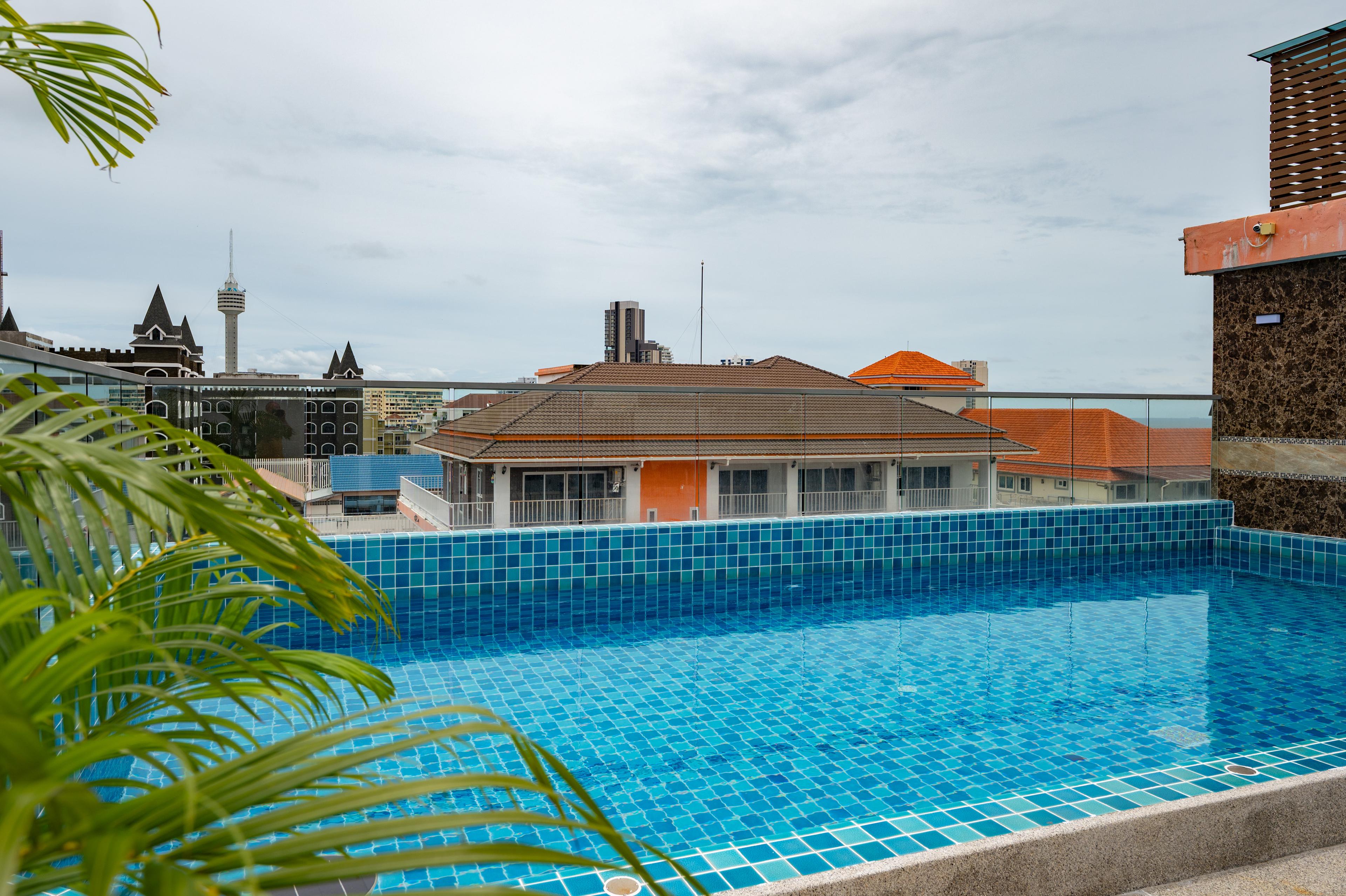 Rooftop pool with city view at C-View Boutique, Pratumnak