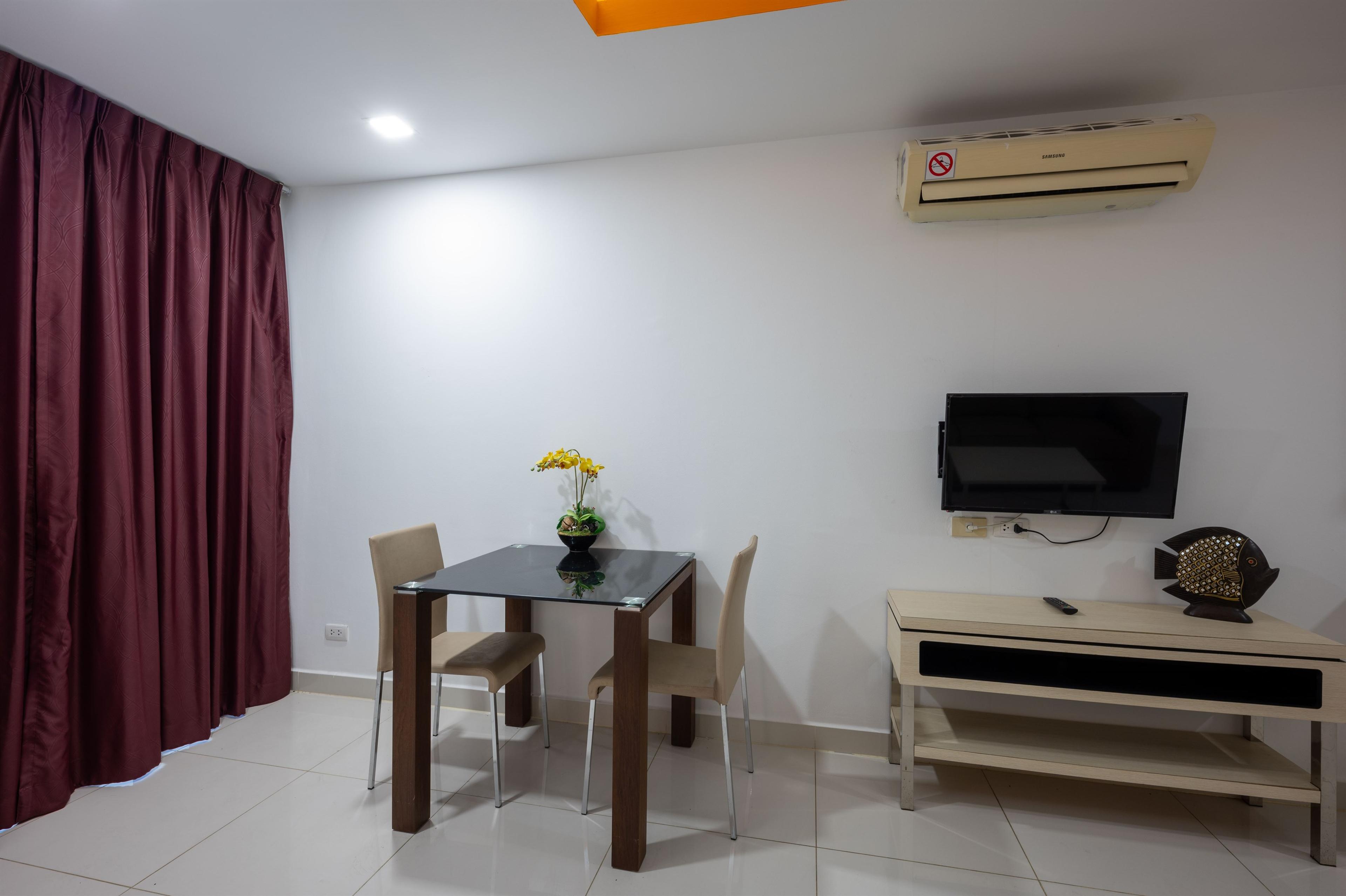 C-View Residence 404, yksiö — Pratumnak, Pattaya — 2