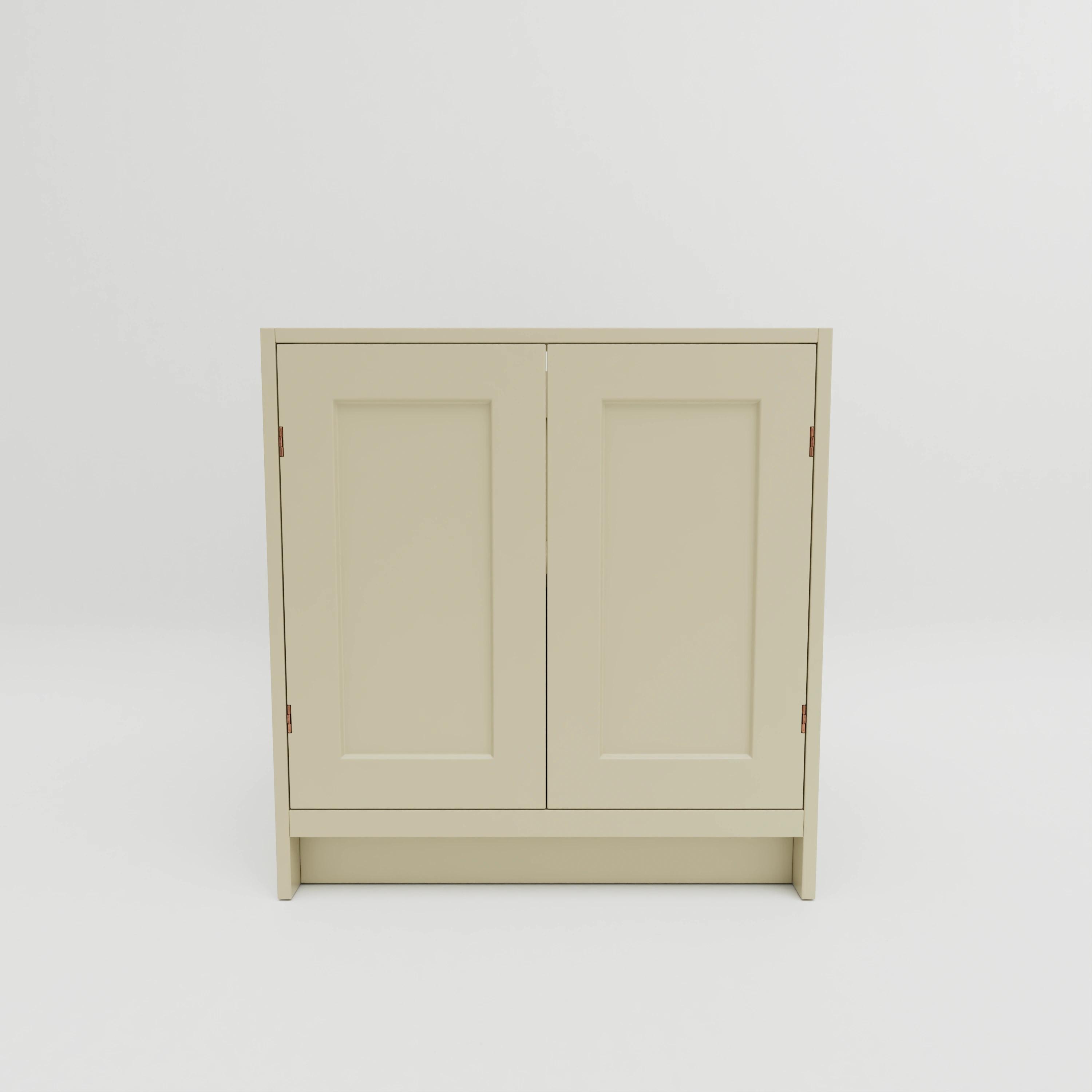 B833: Base cupboard with two shelves. Double doors, exposed hinges.