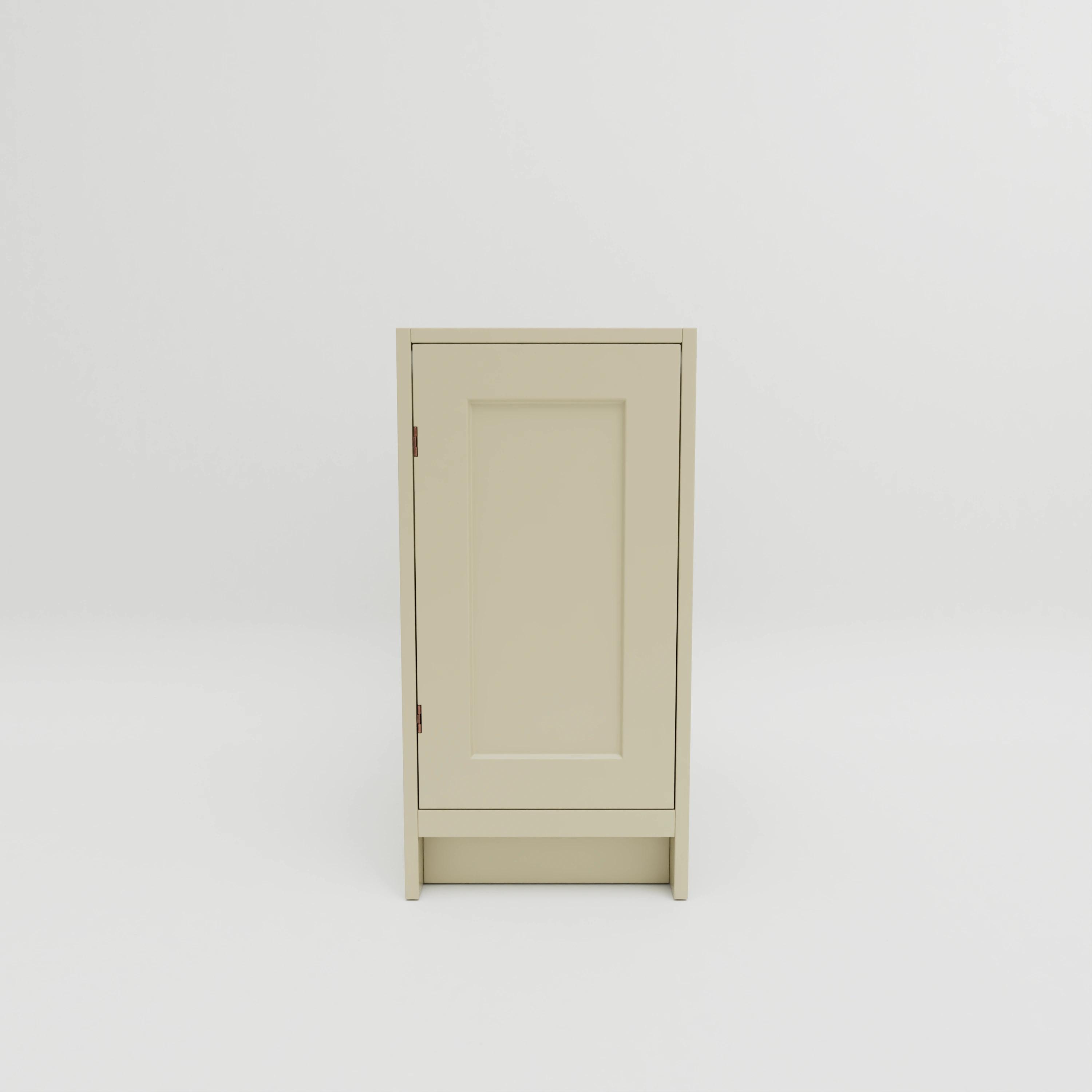 B432: Base cupboard with two shelves. Exposed hinges. Door hung left.