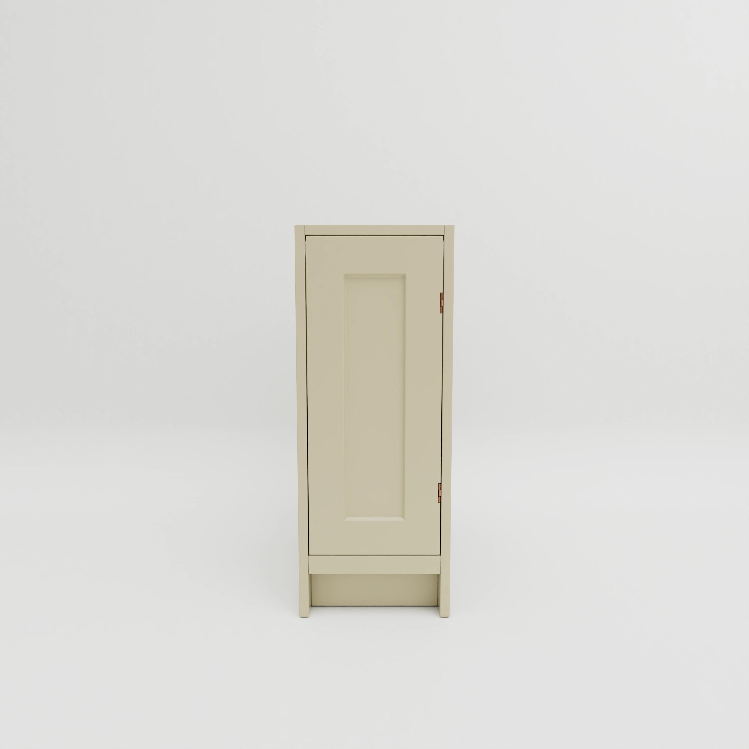 B331: Base cupboard with two shelves. Exposed hinges. Door hung right.
