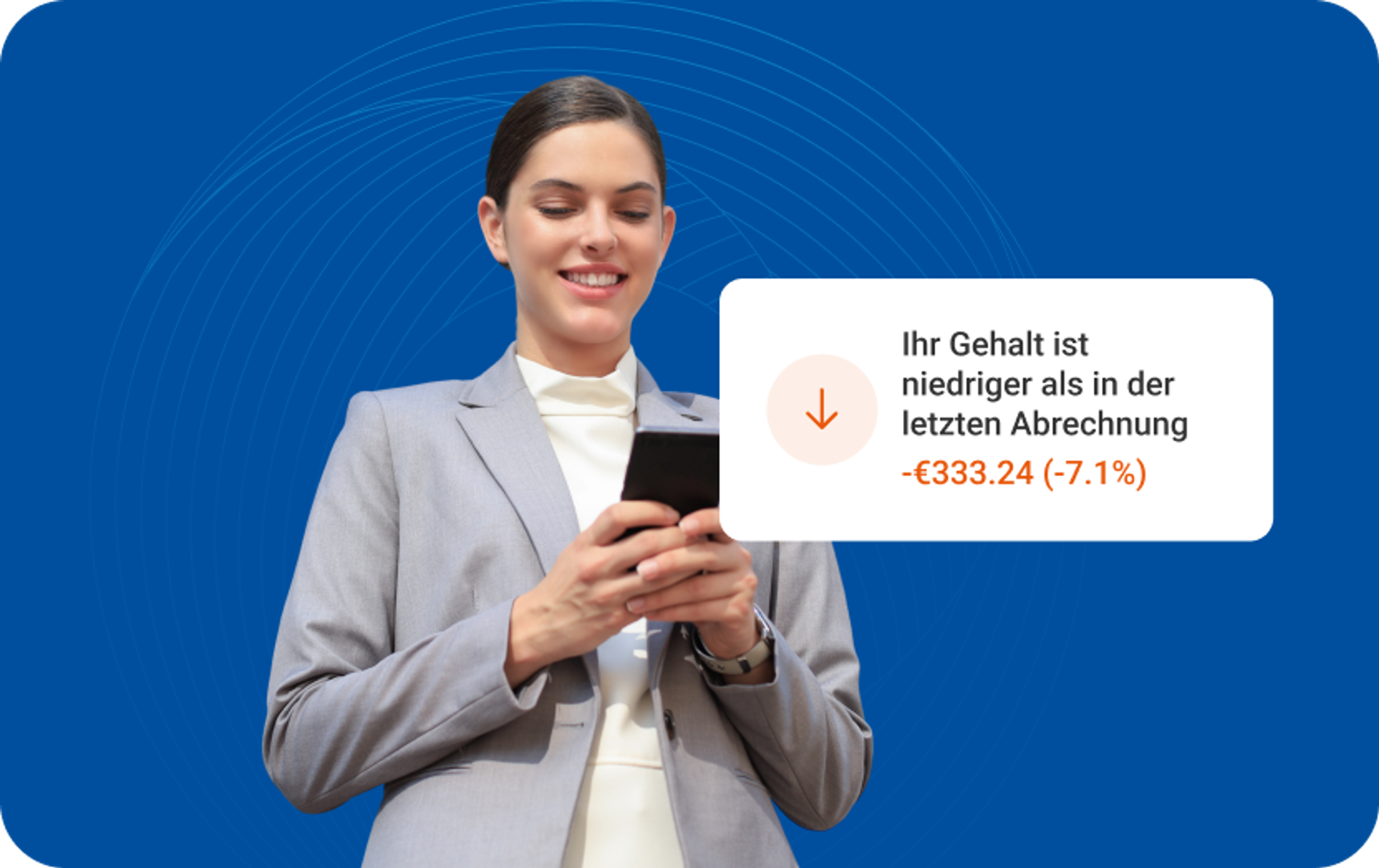 Frau die auf ein Handy in den Händen schaut.