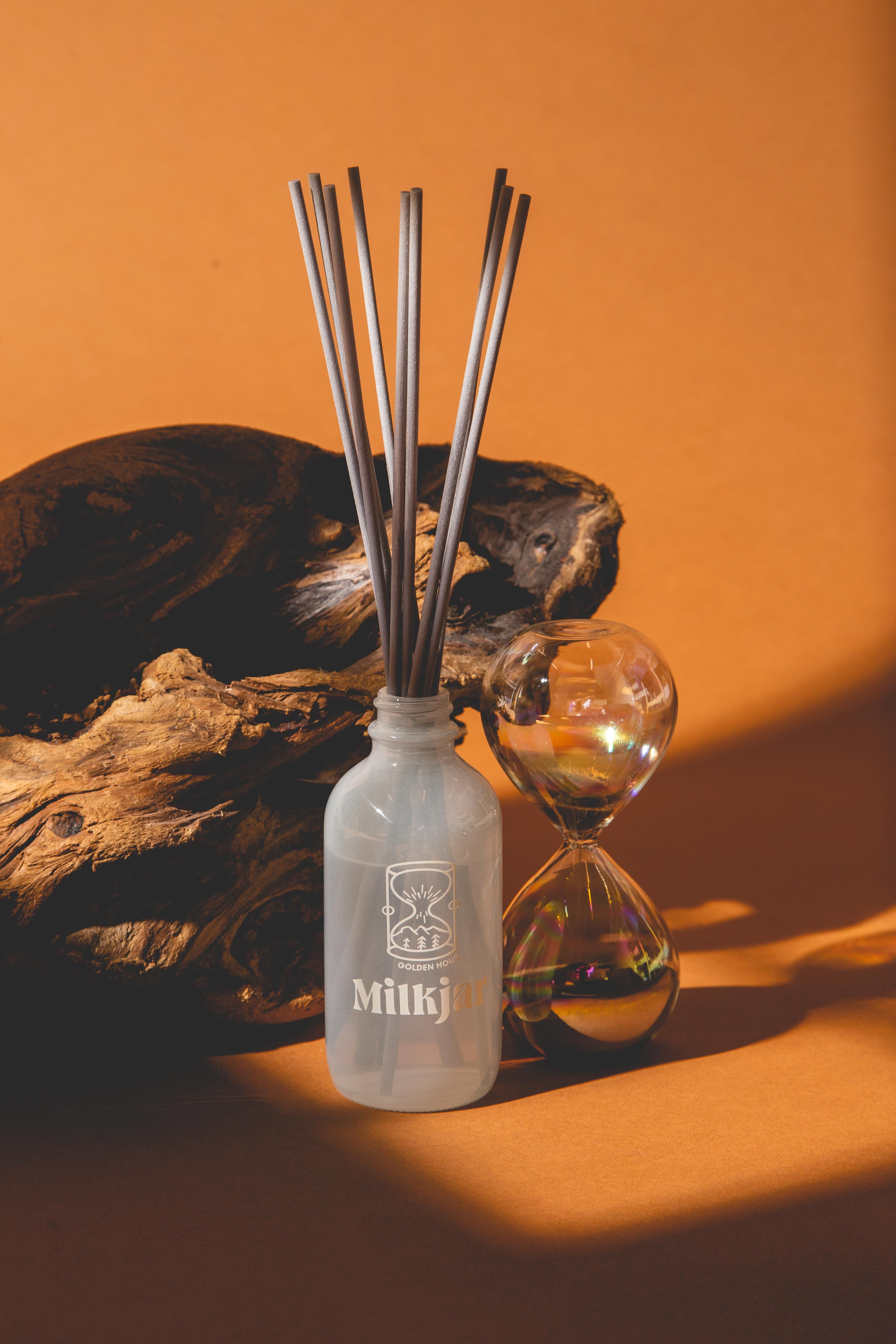 【KAZ】NEIGHBORHOOD BLENDED DIFFUSER Dandy 4oz Reed Diffuser - Cashmere, Cedarwood & Musk | Milk Jar