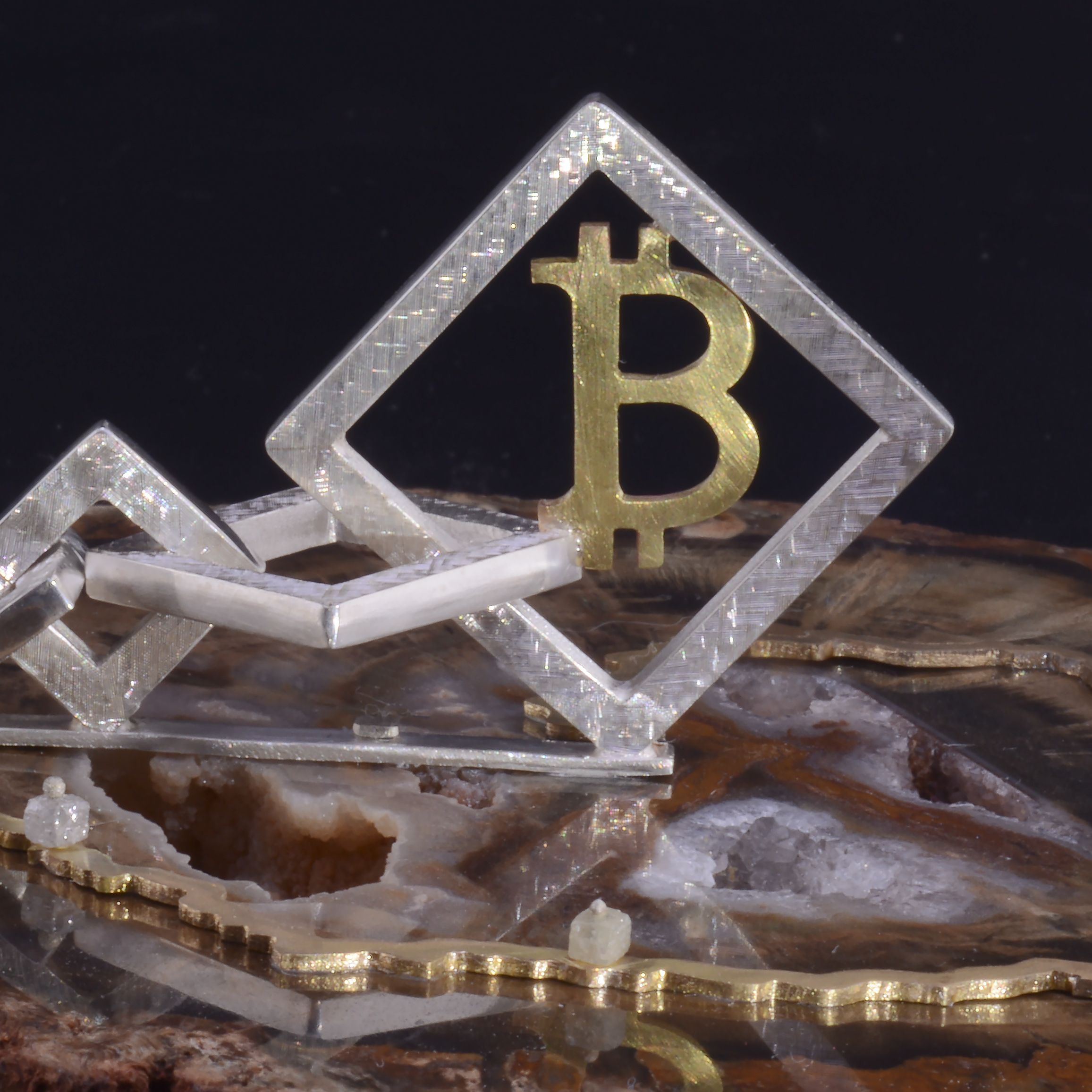 Bitcoin 3D Epoch Spiral with Diamonds