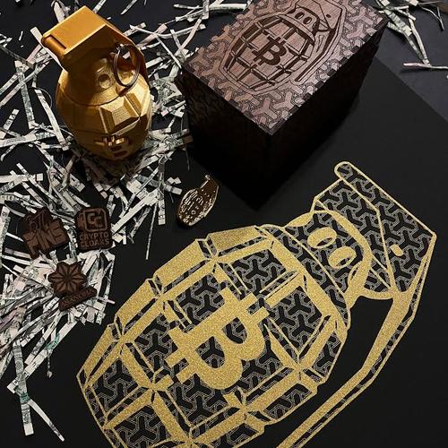 Bitcoin Grenade #802109 1/1 + Bitcoin Grenade Collectors Set 1/21