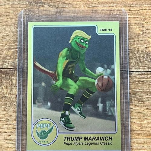 1/42 Trump Maravich mint condition FLYE card + NFT *free worldwide shipping*