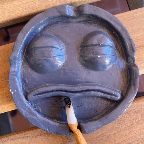 ASHTRAY PEPE