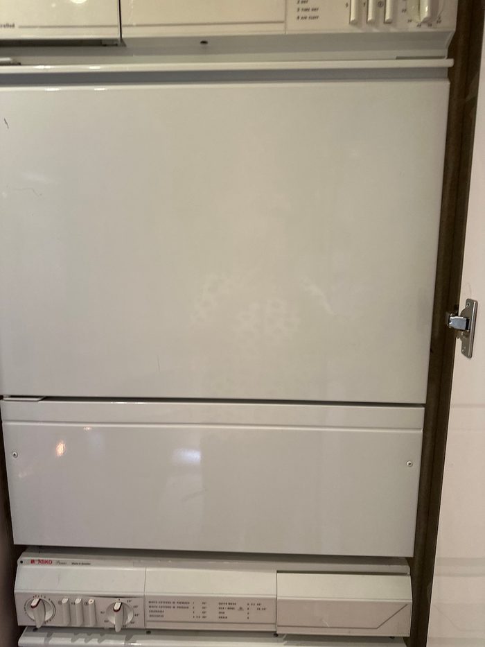 1996 Prevost Marathon XL, galley
