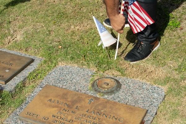 Memorial Day Volunteerism: VFW 4127 Flag Planting