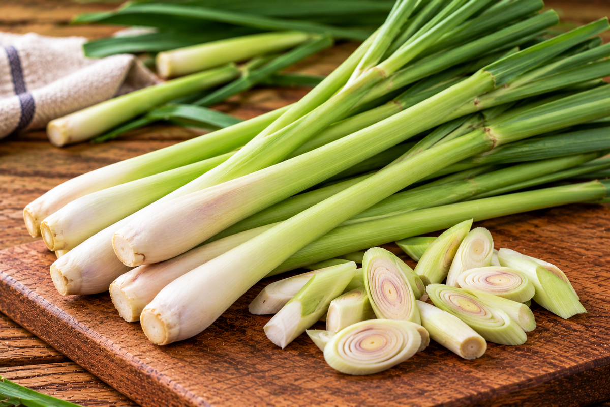Lemongrass stalks with pale bases and long green tops