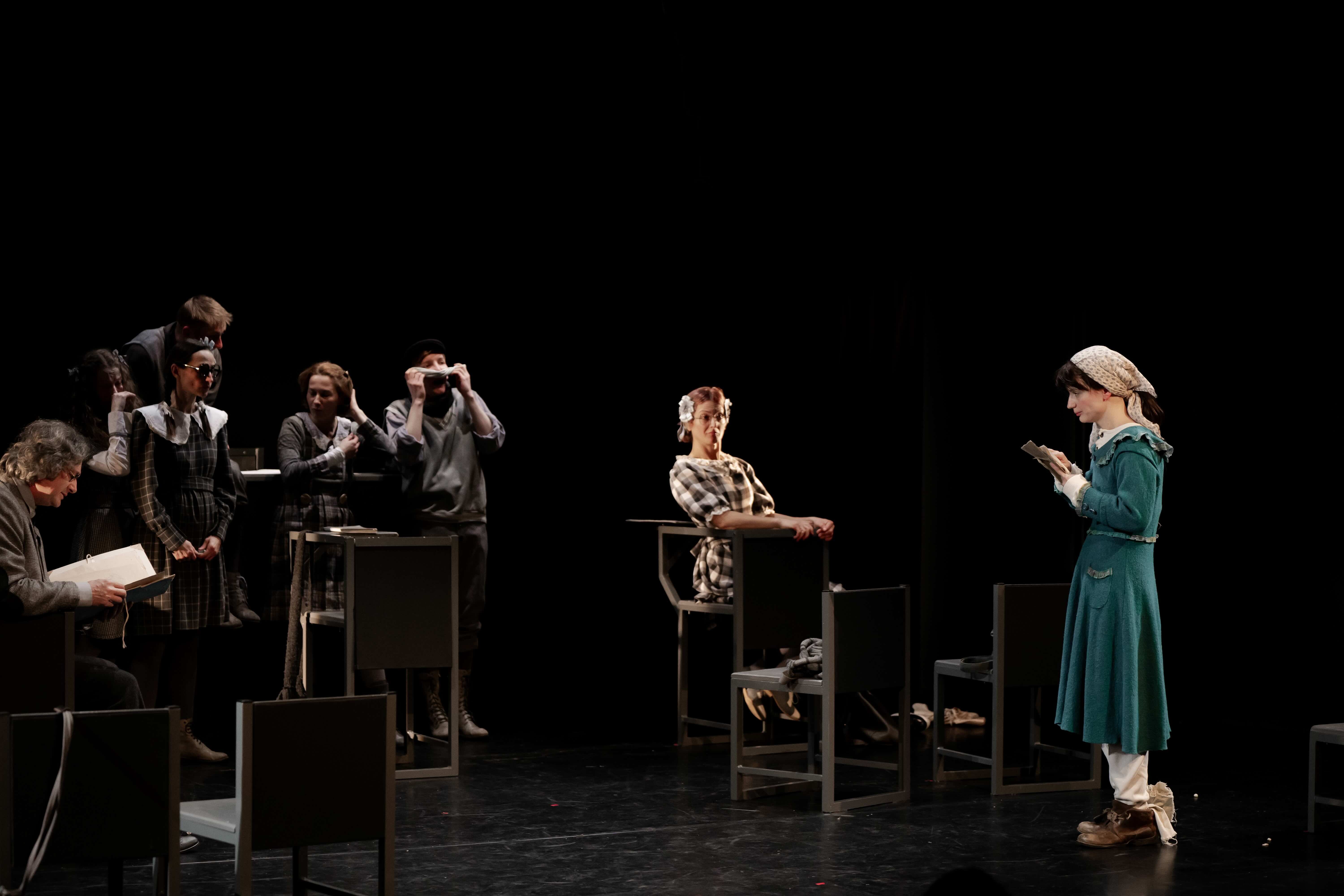 „Regulile jocului” -  „Wanda” - spectacole - adolescenți - Teatrul Gong - discuții - război - xenofobie 