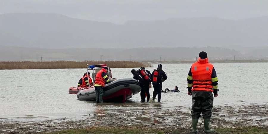 scafandri - avrig - sibiu - cazut în olt - alerta 