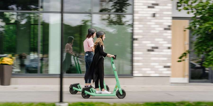  trotinete electrice - centrul istoric -  zone cu școli - drumuri - viteză mai mare de 50 km/h