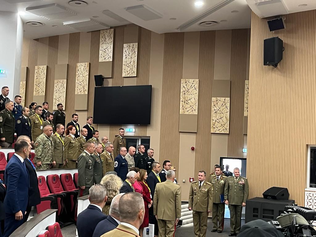 sibiu - centru nato- alarma- ceremonie oficiala-  Daniel Petrescu- umor