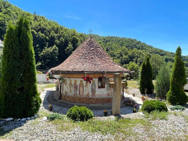 manastirea turnu rosu - sibiu - bisericuta