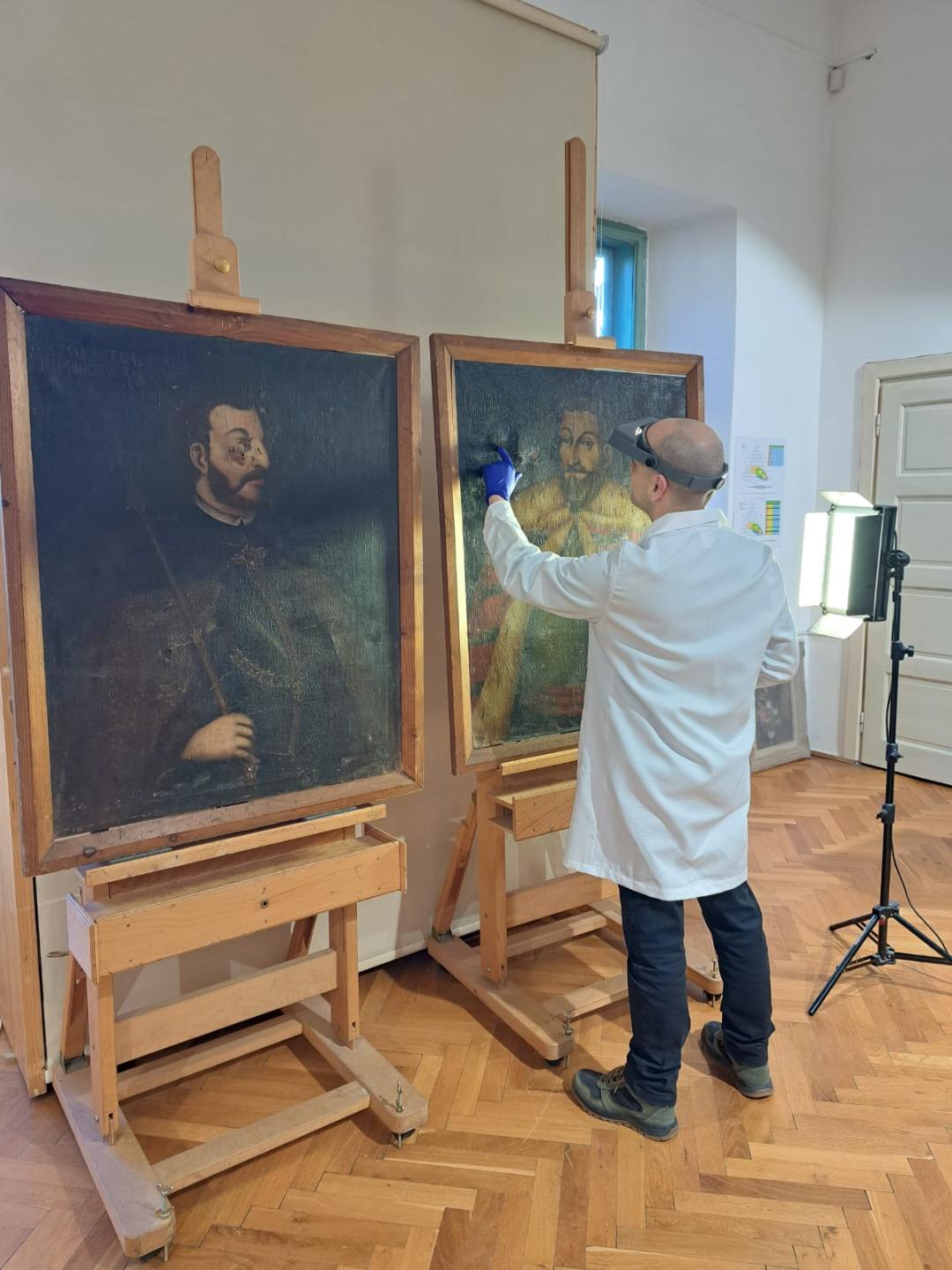 11 principi ai Transilvaniei- portrete - restaurare - Muzeul Național Brukenthal - Sibiu 