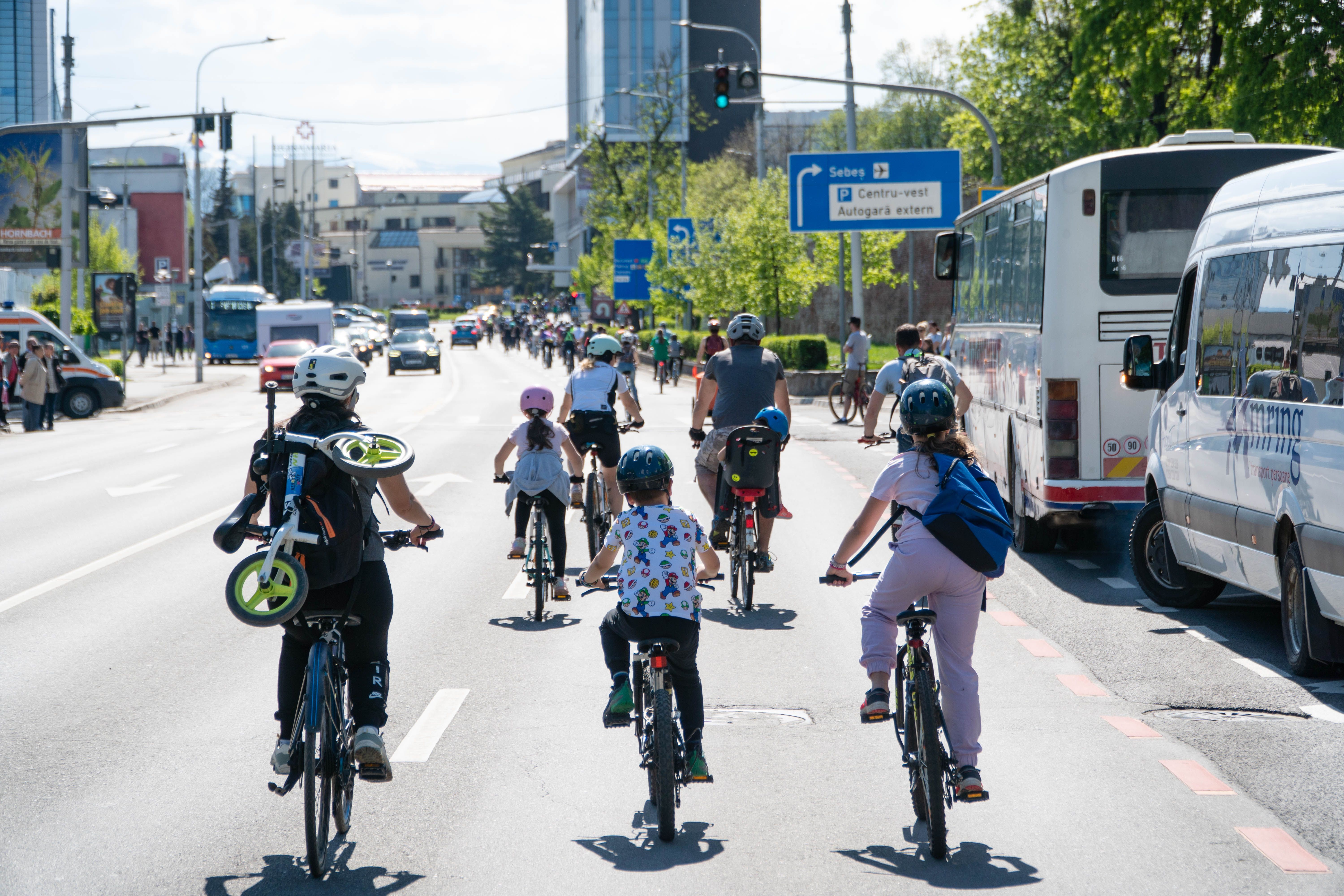 Urban Bike Revolution - Sibiu -  dezbatere națională - mobilitatea - aglomerației școli