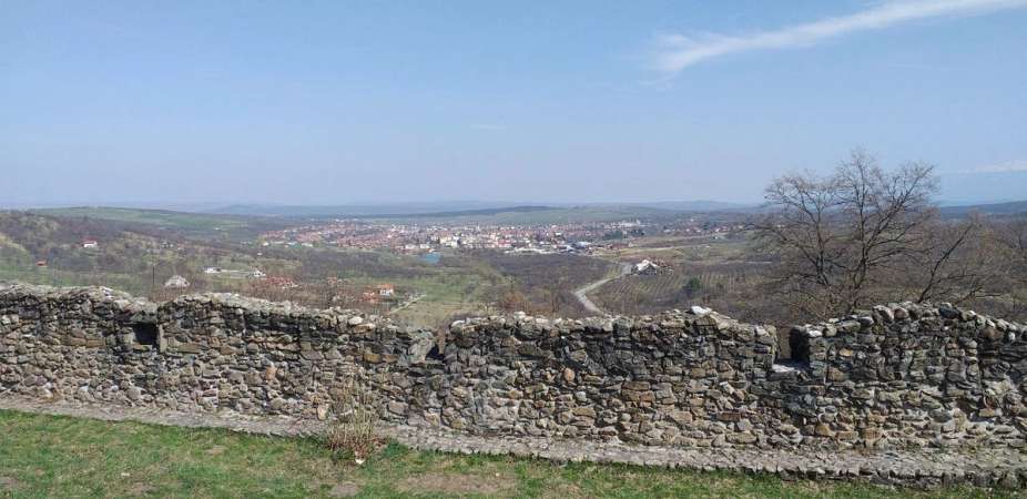 sibiu - cisnădioara-cetate-munti-vedere-travel-sibiu