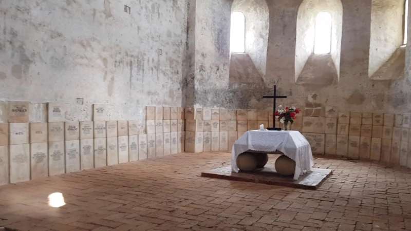 sibiu - cisnadioara - cetate - pietre funerare - biserica-tarvel