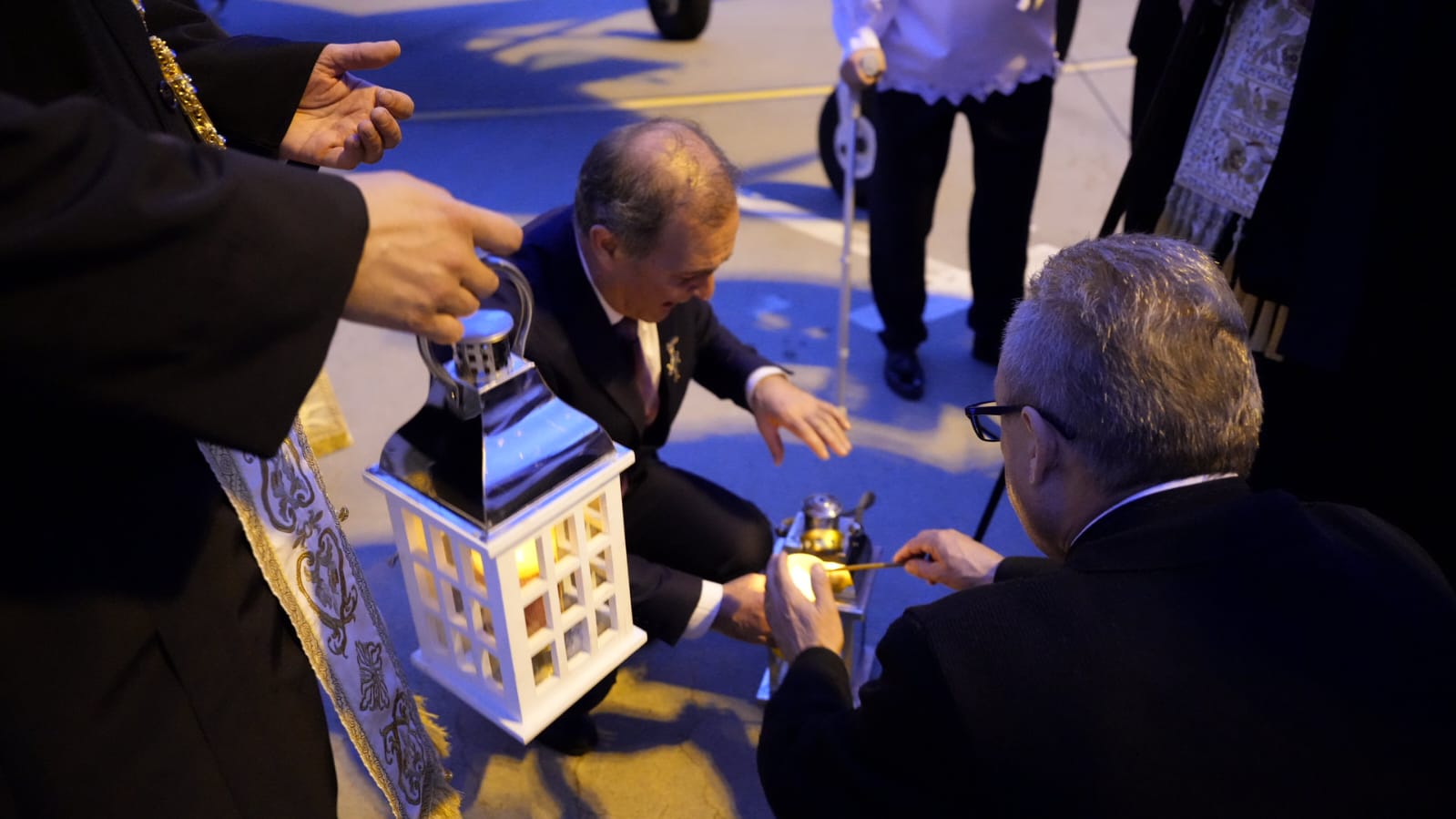 lumina sfântă -sibiu - aeroport international sibiu - aeronava 