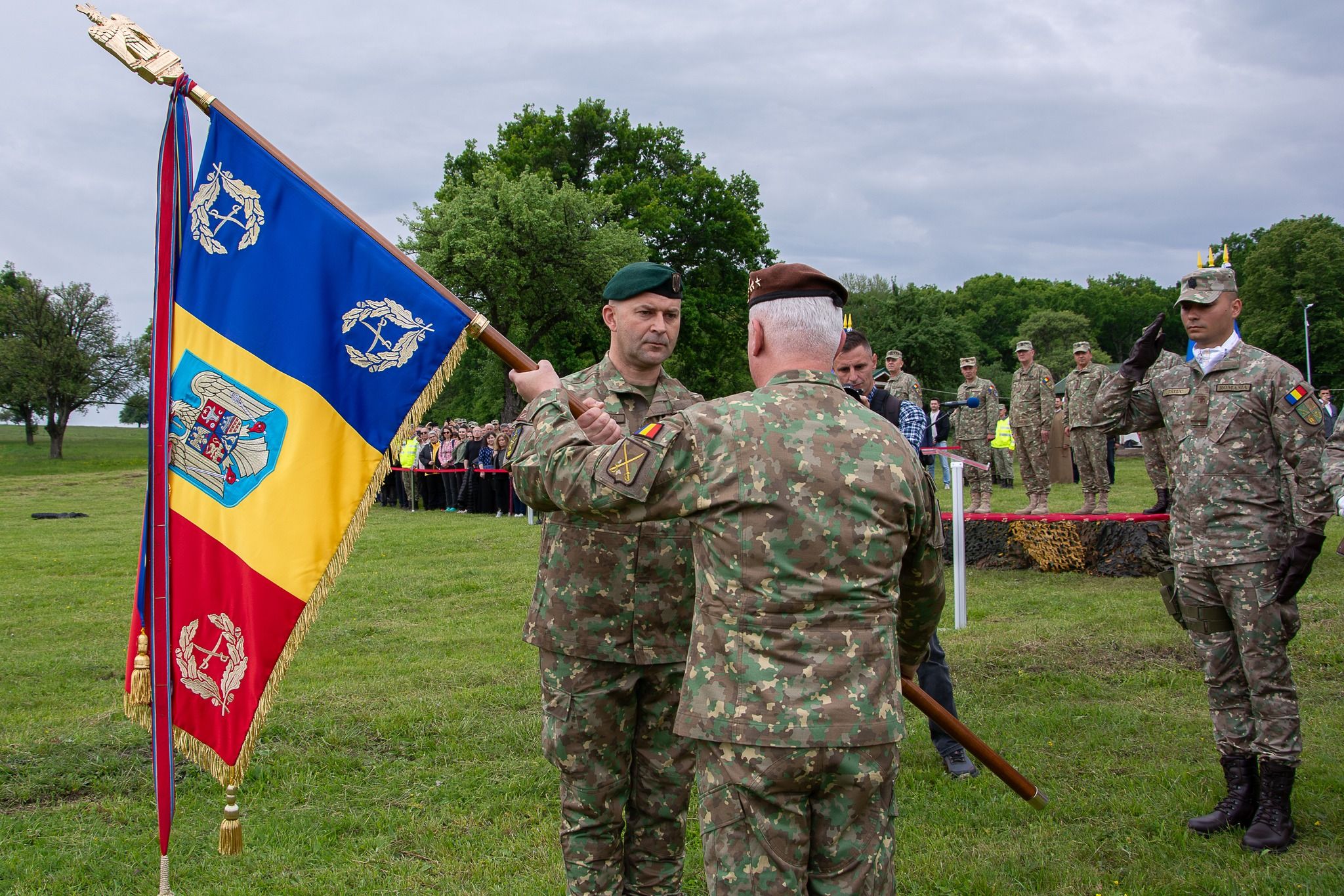 Dumitru Todosiuc -  comandant-  AFT Sibiu - Drapel de Luptă - dăruiesc - lider - 