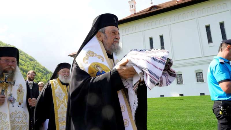 Sf Serahim- deshumare - IPS Laurențiu - Sâmbăta de Sus 