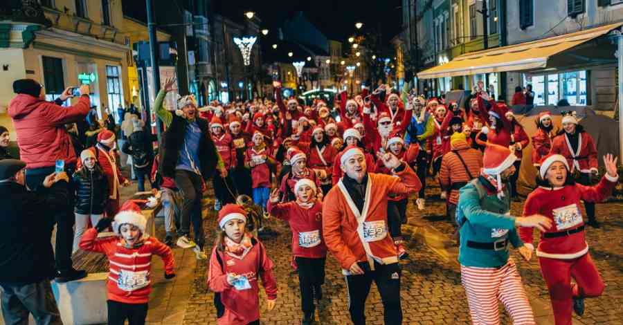 sibiu - Marea MoșMondeală - Moș Crăciun - scaun rulant