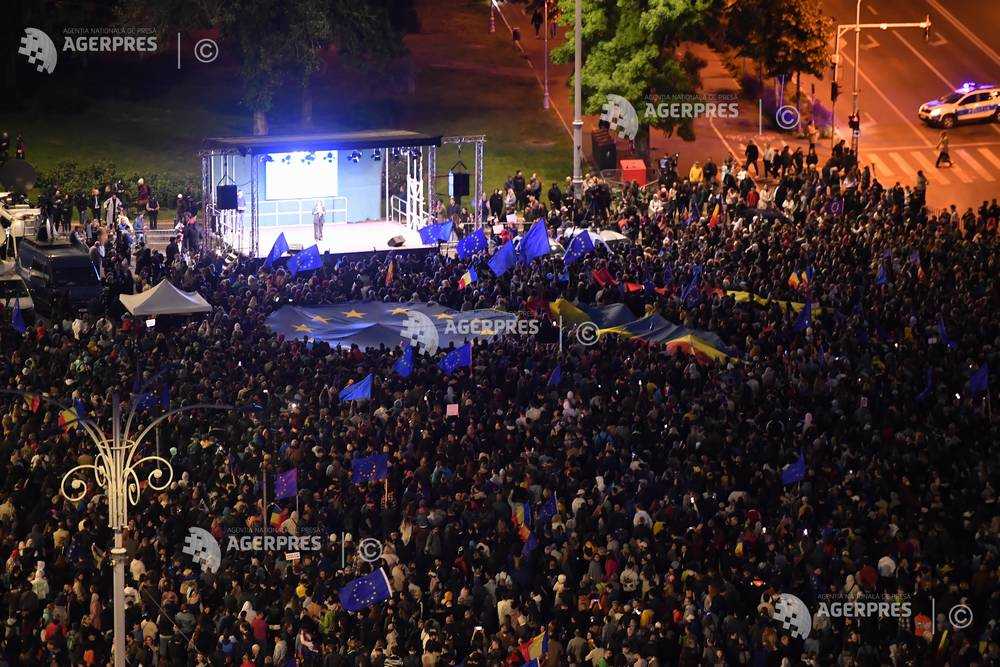  pro - Europa - Sibiu - Romania -  zeci de mii - participanți