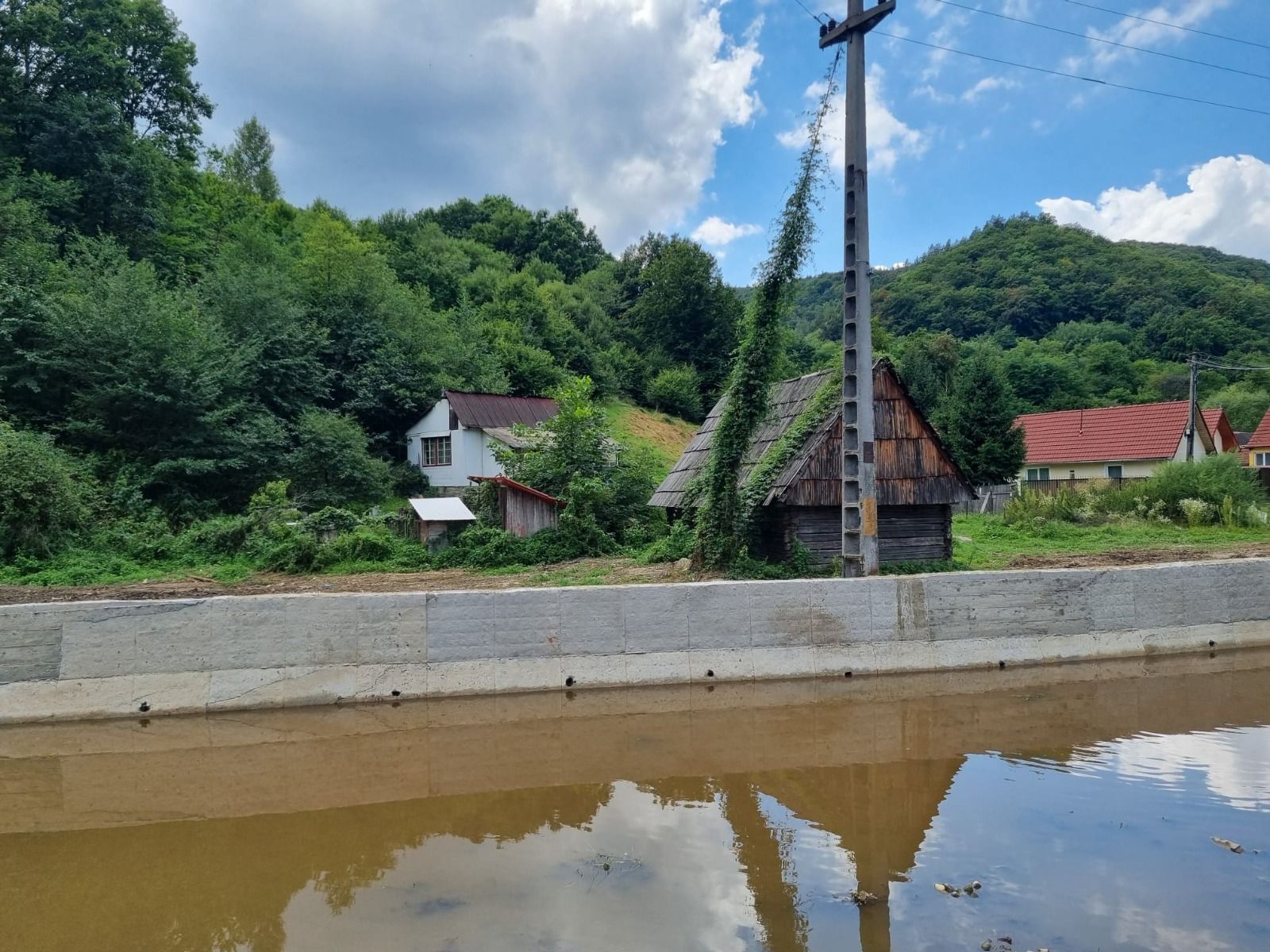 Zid de protecție -  inundații- mal  -pârâu Săliște- Galeș - SGA Sibiu 