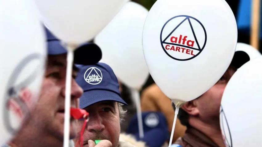 protest - Sibiu - Cartel Alfa - prefectura 