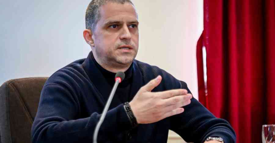 Bogdan Trif - Sibiu - replica - Raluca Turcan - spital nou - PSD - coif - brățări