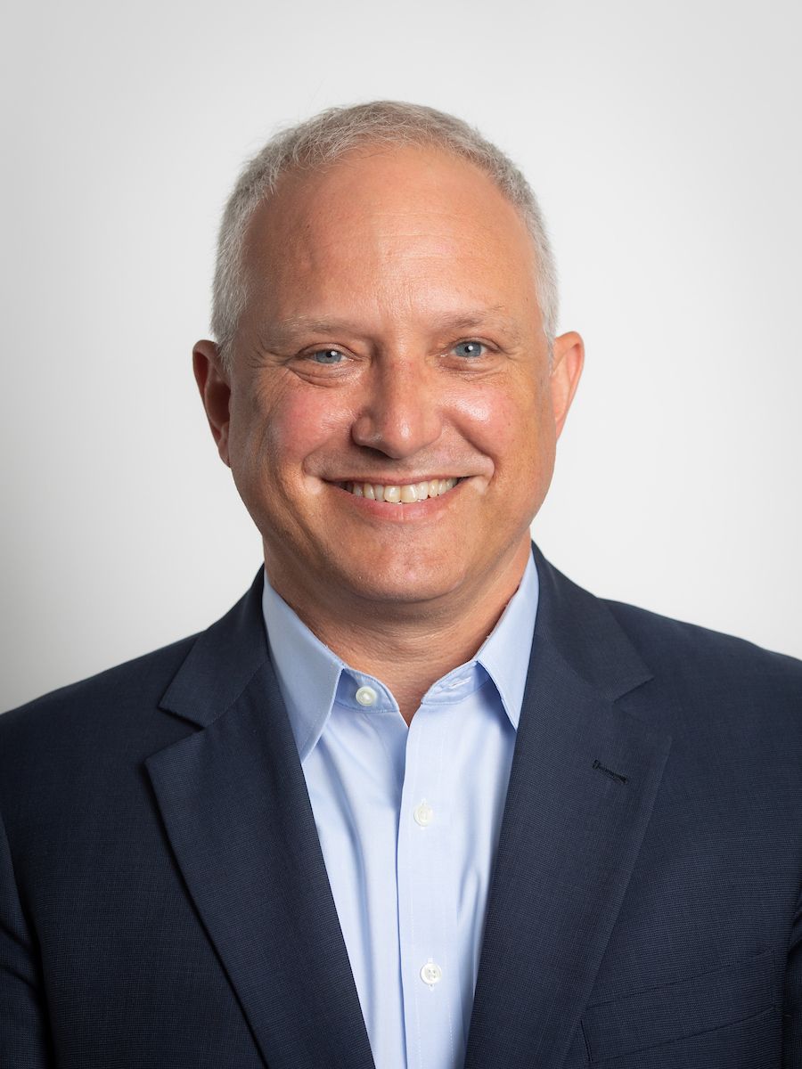 Sacha Spector headshot