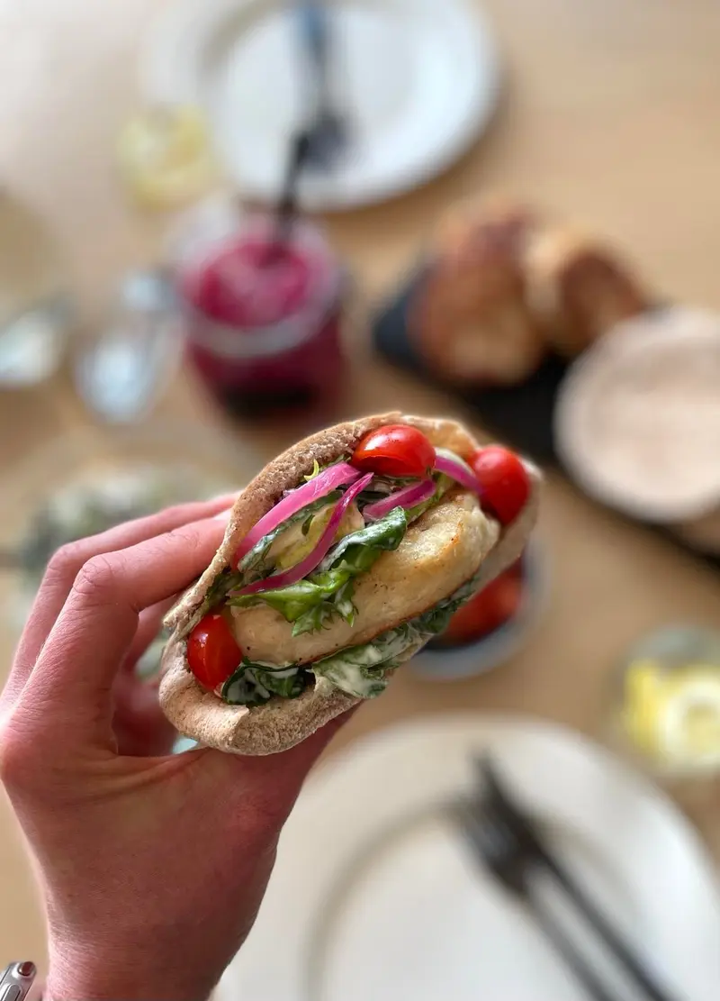 Fiskeburger i fullkornspita - middag på 15 minutt!