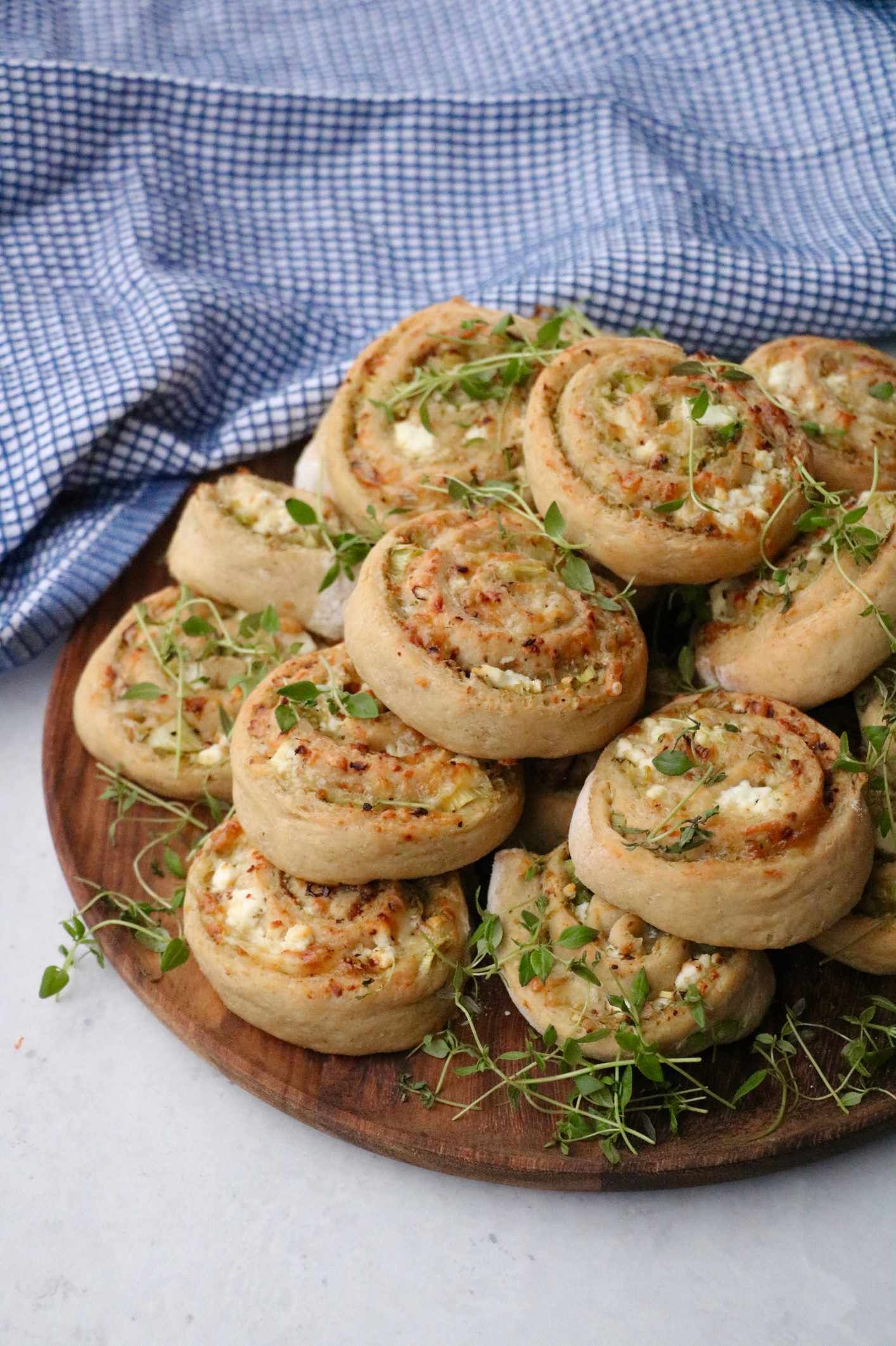 Grove pestosnurrer med dobbel ost