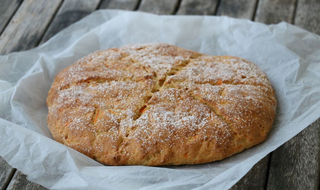 Supersaftige scones med gulrot, havre og spelt