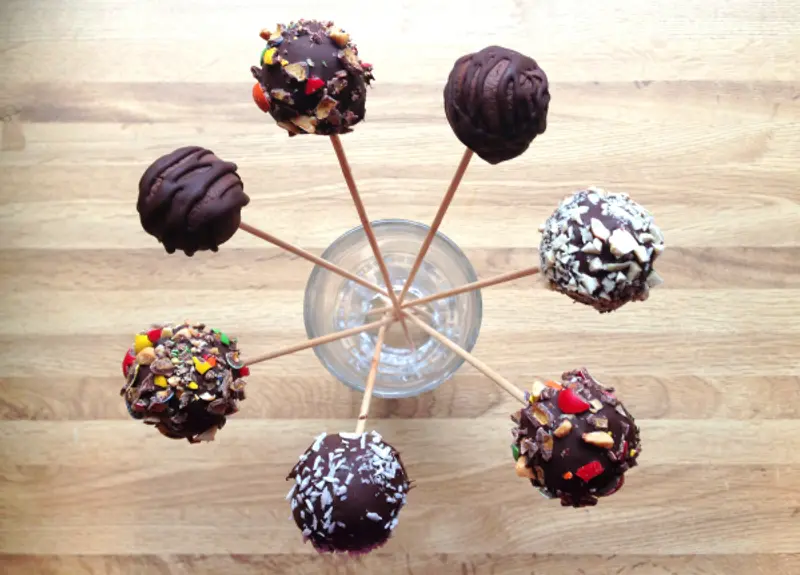 Cake pops sjokolade – sukkerfri, glutenfri og proteinrike!