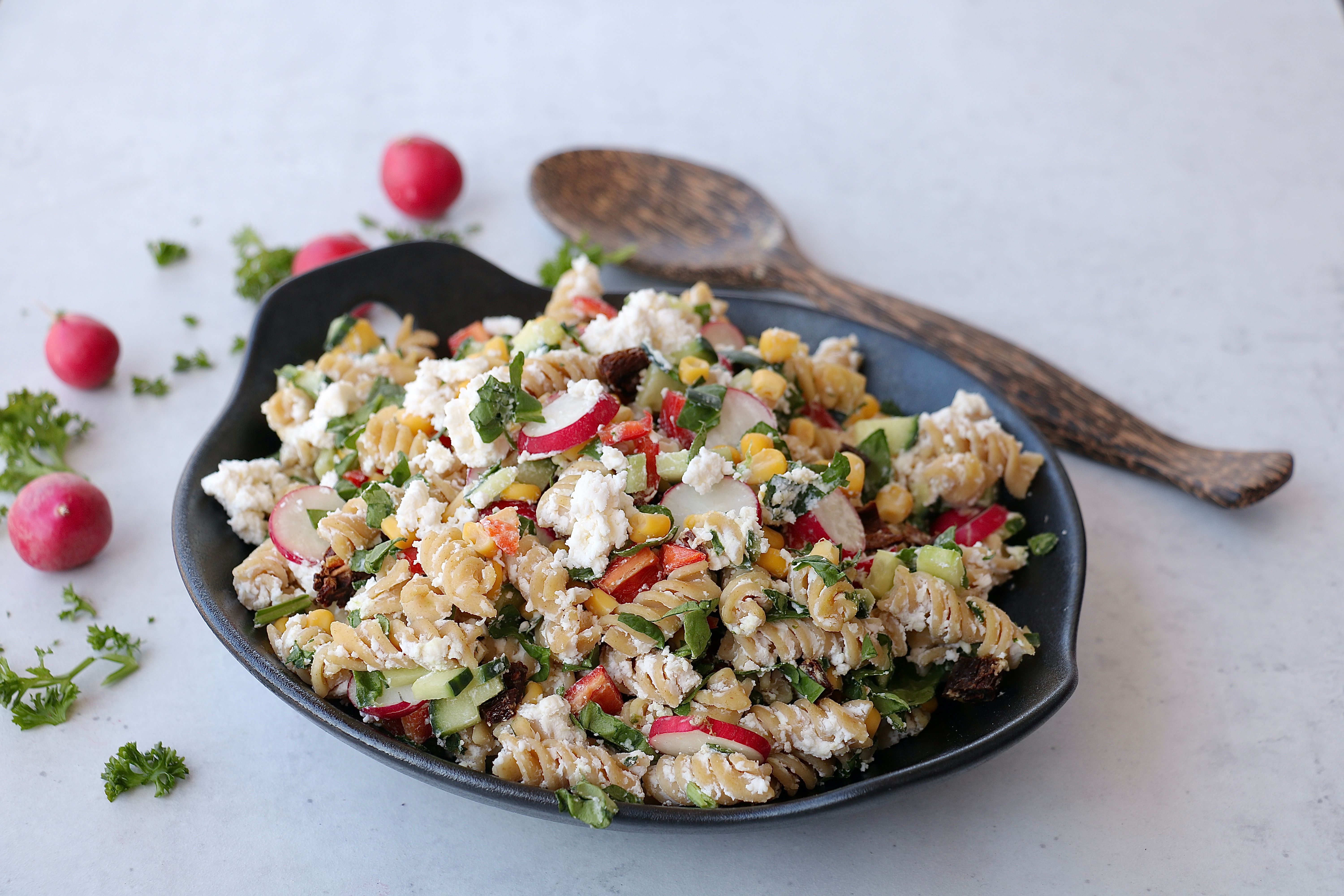 Knallgod fetaost-pastasalat