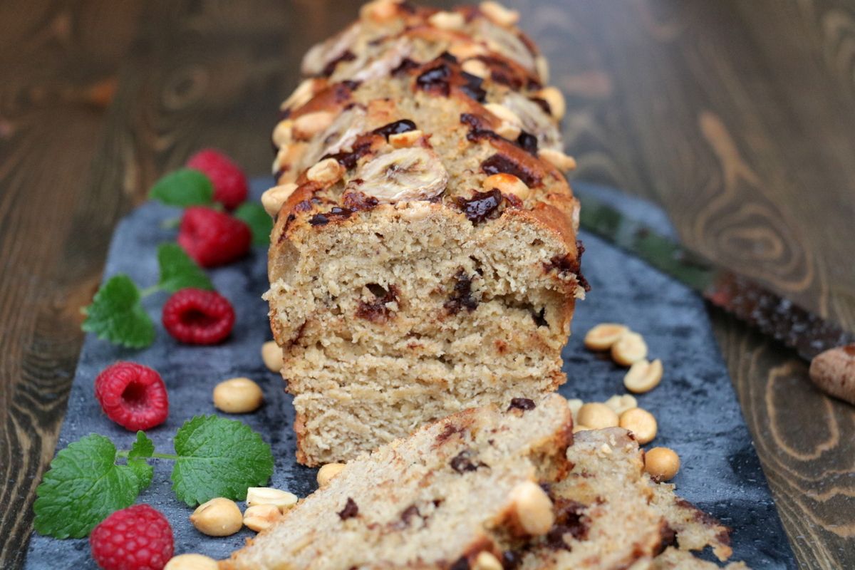 Bananbrød med peanøttsmør & sjokoladebiter