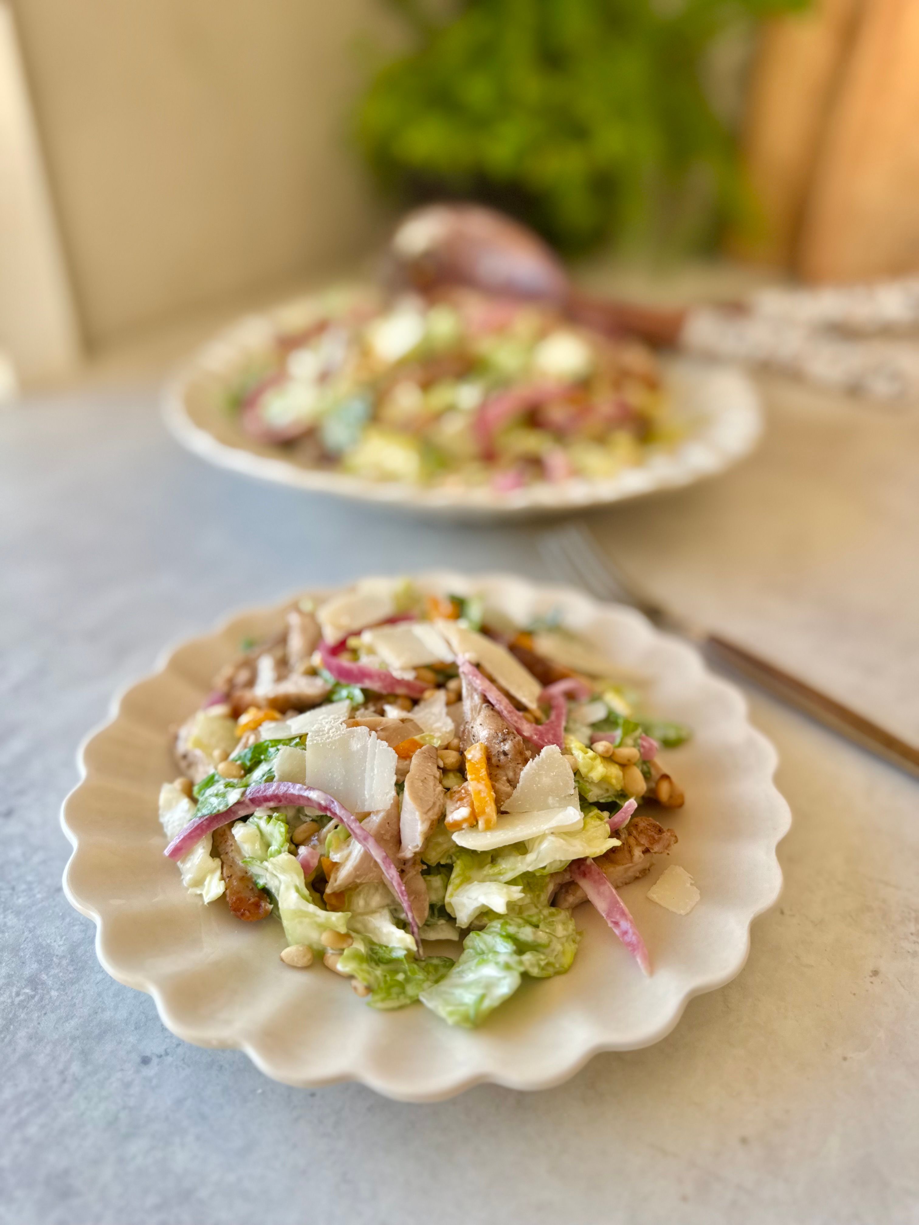 Parmesankrema kyllingsalat - en skikkelig god, krema salat!