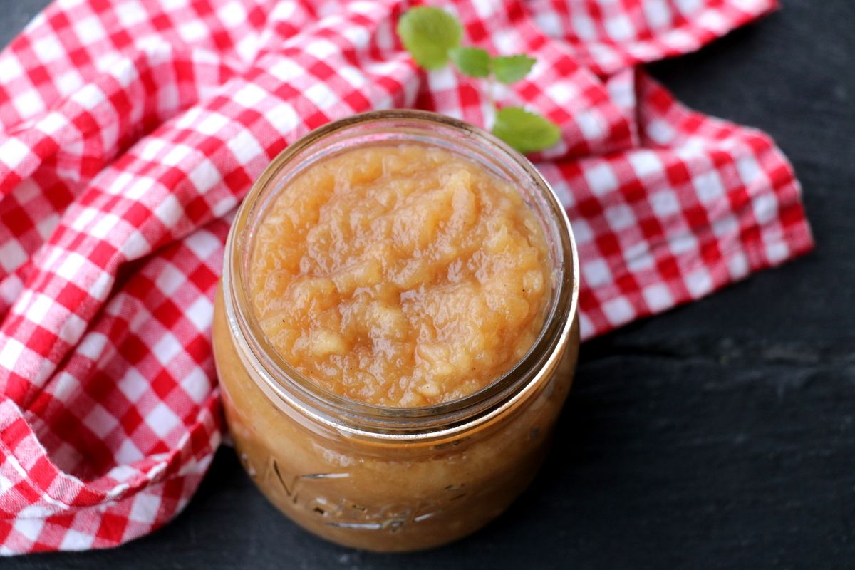 Sukkerfritt eplesyltetøy med kanel & vanilje