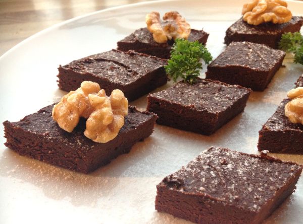 Søt konfektbrownies – sukkerfri, melkefri og glutenfri