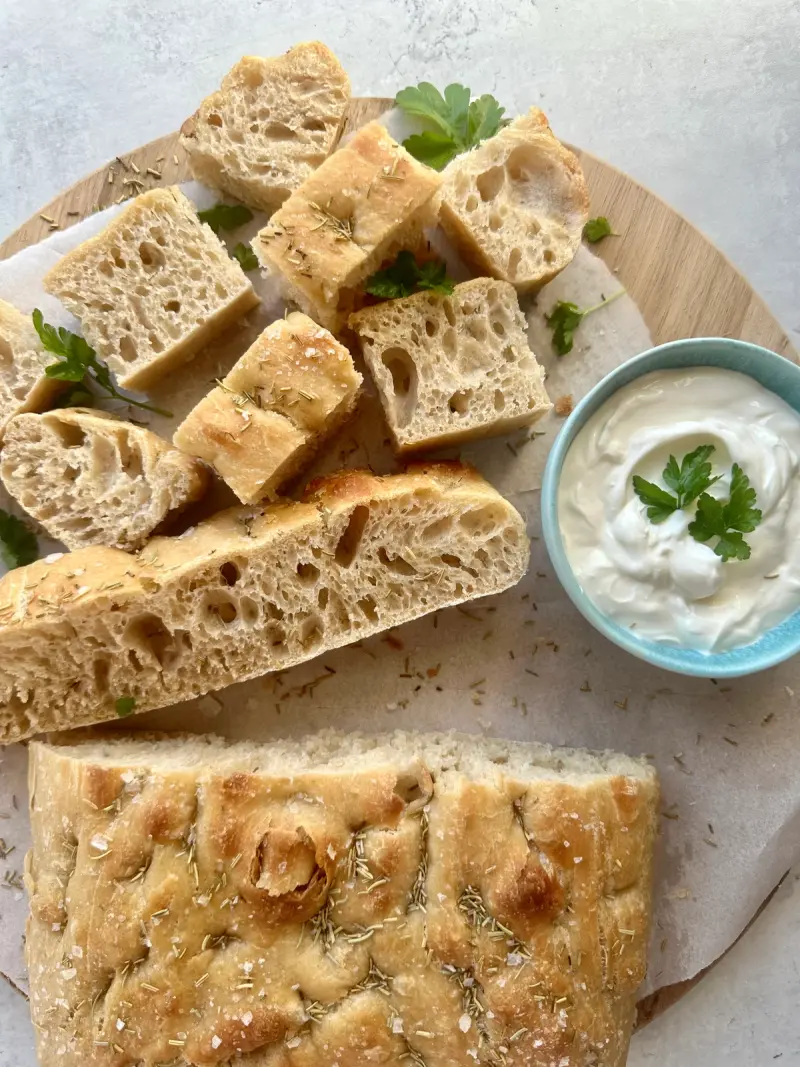 Skikkelig saftig og god eltefri focaccia!