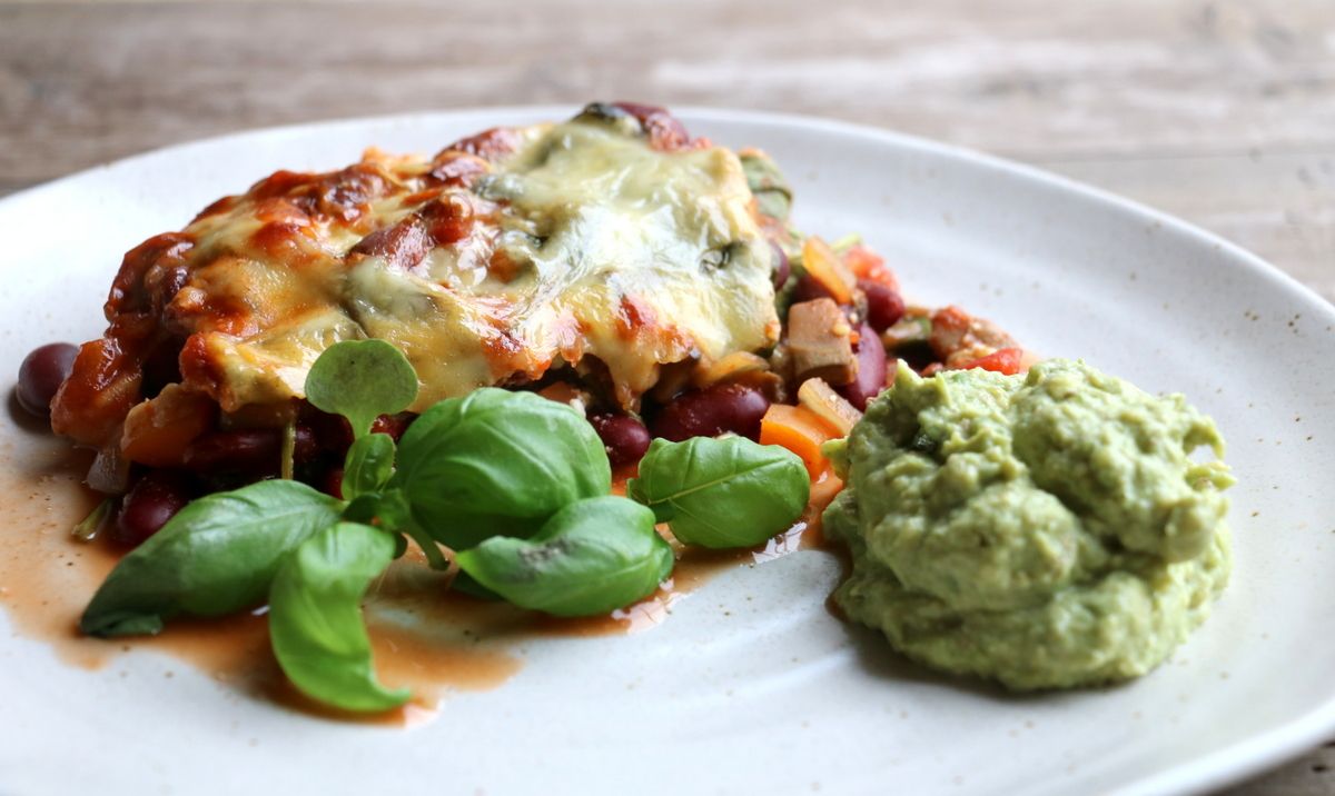 Grønnsaksgrateng med bønner og dobbel ost