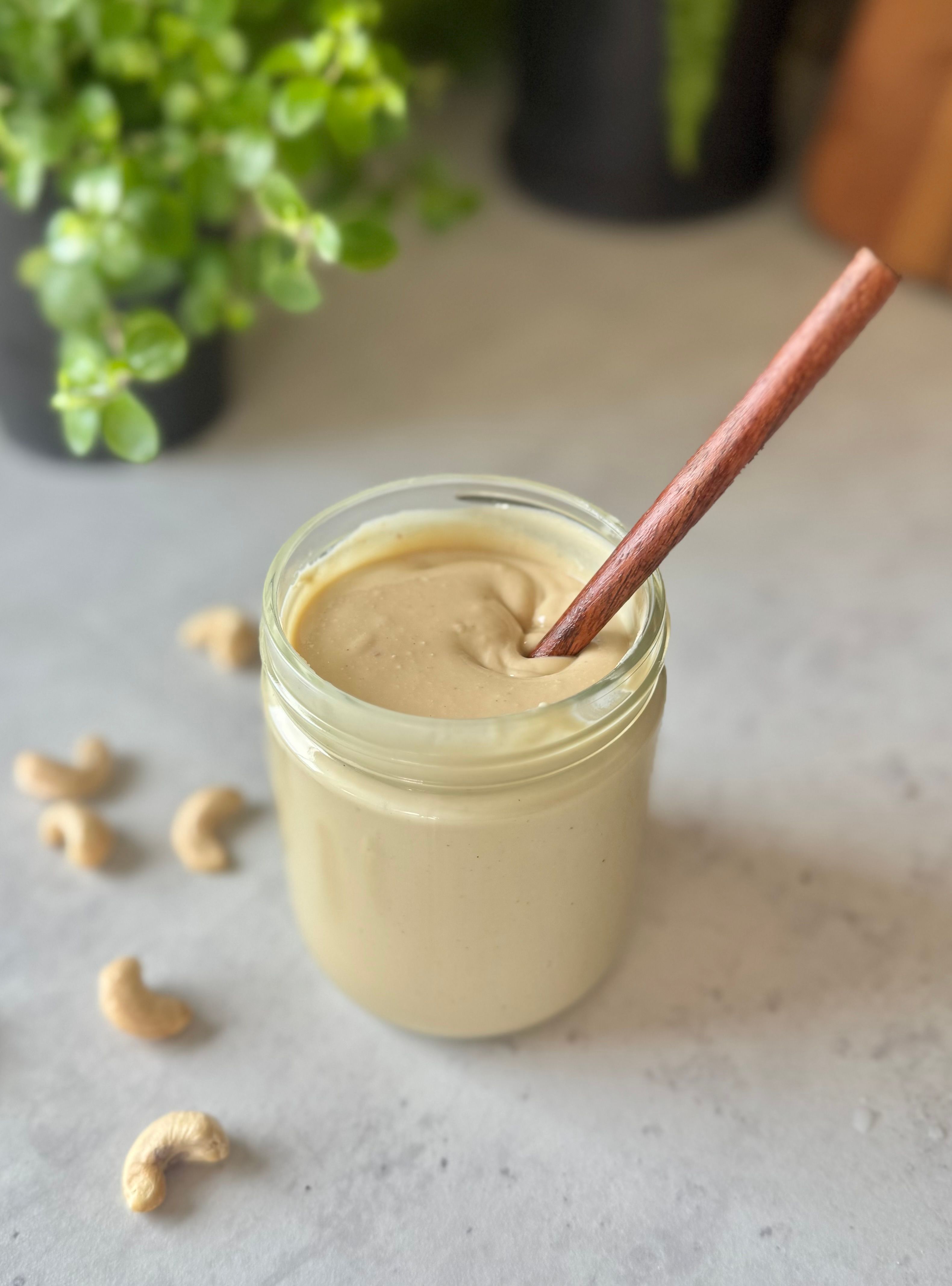 Heimelaga, nydelig cashewnøttsmør!