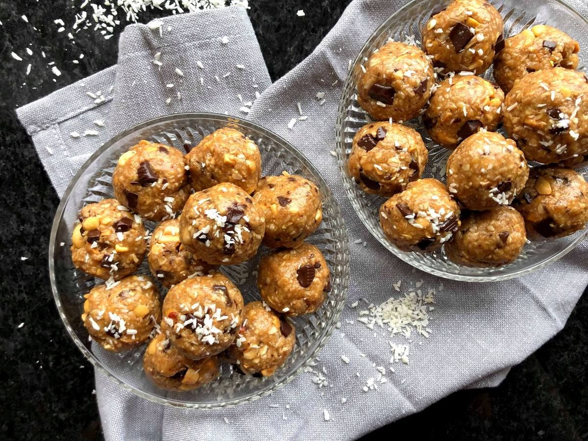 Energikuler med peanøttsmør, sjokoladebiter og kokos