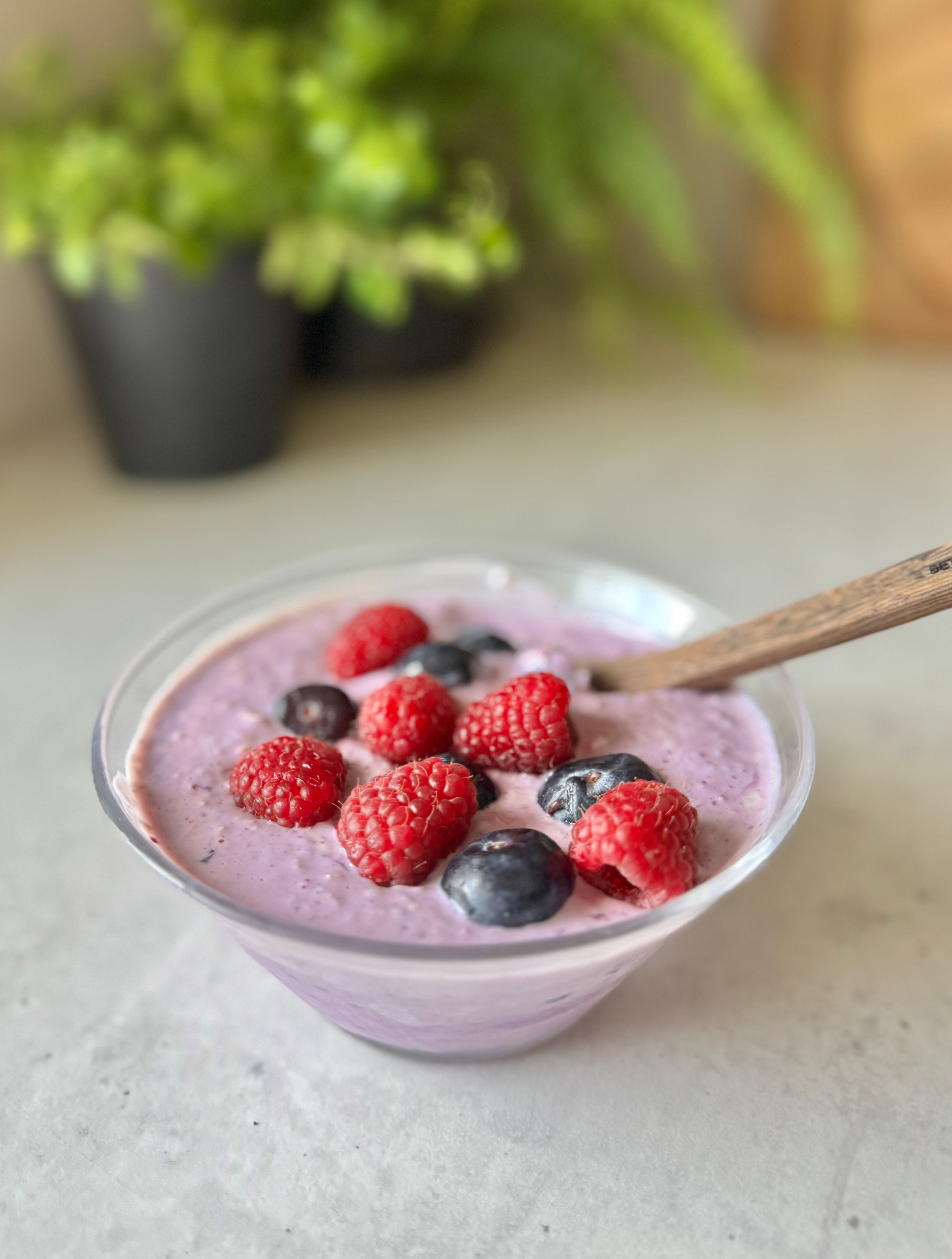 Blåbær kjøleskapsgraut