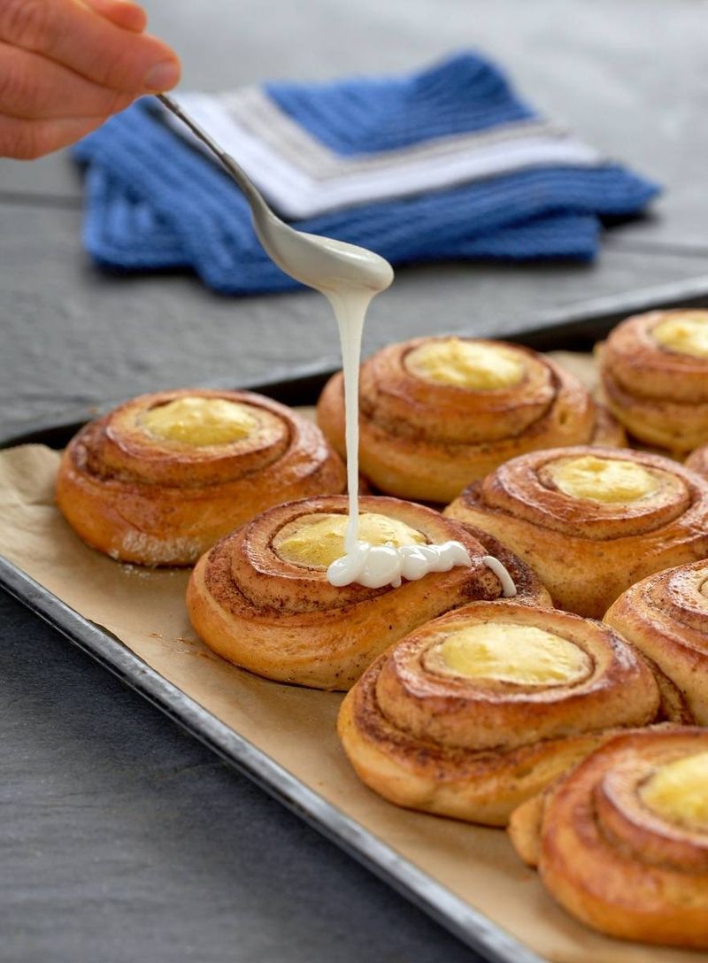 Sukkerfri solskinnsboller med verdens beste (og enklaste) vaniljekrem! 