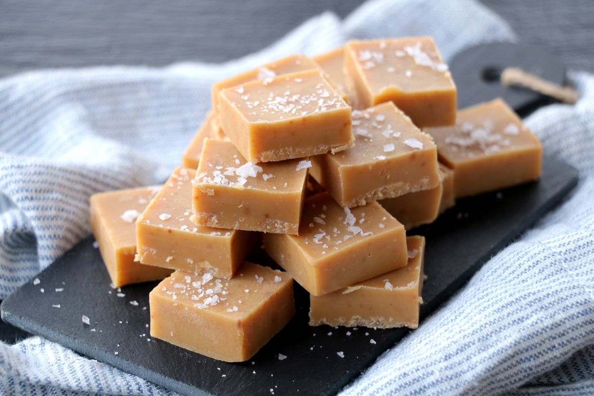 Slik lager du verdens beste, sukkerfri vaniljefudge!